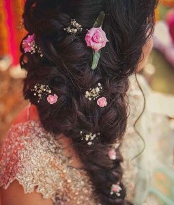 Hint düğünü saç modelleri