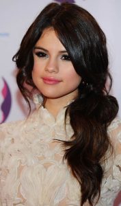 Selena gomez saç modelleri